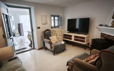 A village house in Altea la Vella on 2 floors with several terraces.